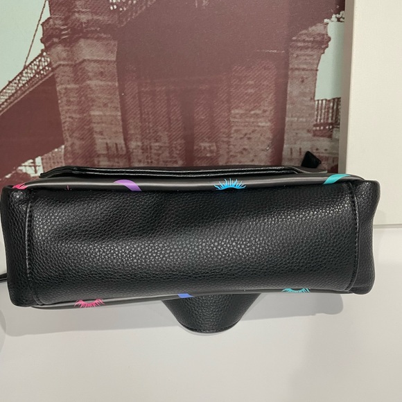 Day & Knight NWOT vegan leather crossbody bag - Picture 7 of 12